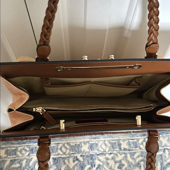 Valentino Garavani Tan and Brown Shoulder Bag with Floral Design - Picture 4 of 16